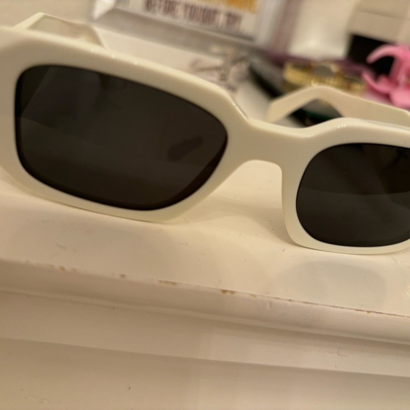 Prada sunglasses - Picture 2 of 8